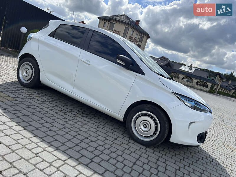 Хэтчбек Renault Zoe 2017 в Львове
