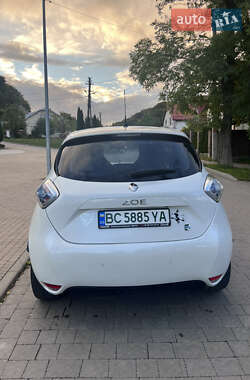 Хэтчбек Renault Zoe 2015 в 