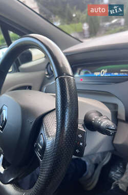 Хэтчбек Renault Zoe 2015 в 