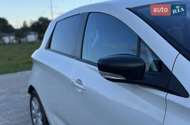 Хэтчбек Renault Zoe 2015 в 