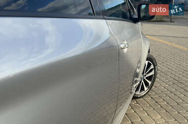 Хэтчбек Renault Zoe 2020 в 