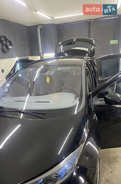 Хэтчбек Renault Zoe 2013 в 
