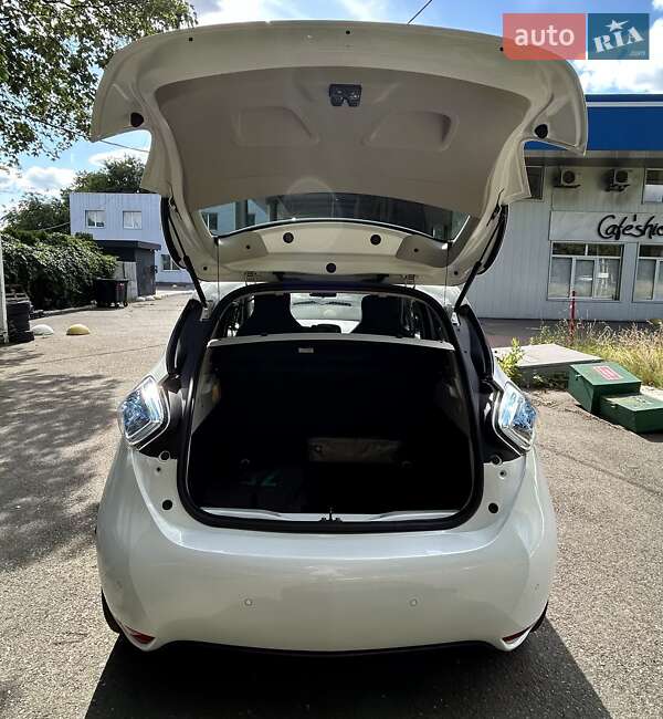 Хэтчбек Renault Zoe 2016 в Киеве фото 6 Хэтчбек Renault Zoe 2016 в Киеве