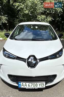Хэтчбек Renault Zoe 2016 в 
