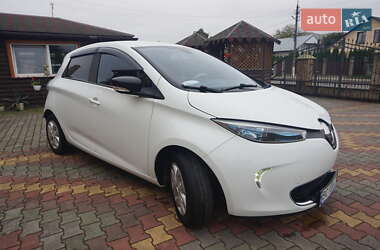 Хэтчбек Renault Zoe 2015 в 