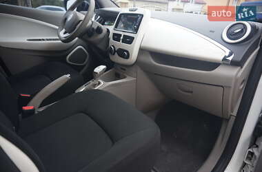 Хэтчбек Renault Zoe 2015 в 