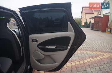 Хэтчбек Renault Zoe 2016 в 