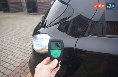 Хэтчбек Renault Zoe 2016 в 