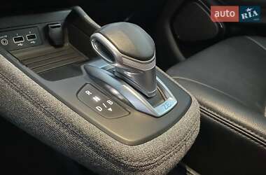 Хэтчбек Renault Zoe 2020 в 
