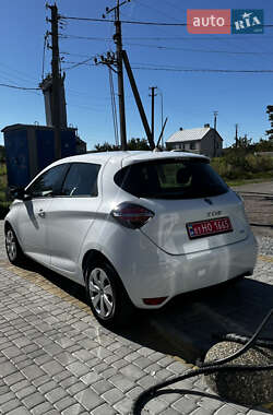 Хэтчбек Renault Zoe 2022 в 
