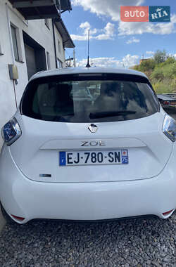 Хэтчбек Renault Zoe 2017 в 