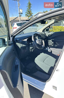 Хэтчбек Renault Zoe 2020 в 