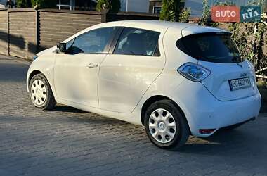 Хэтчбек Renault Zoe 2015 в 