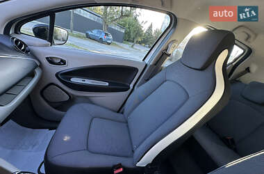 Хэтчбек Renault Zoe 2015 в 