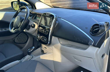 Хэтчбек Renault Zoe 2015 в 