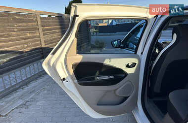 Хэтчбек Renault Zoe 2015 в 