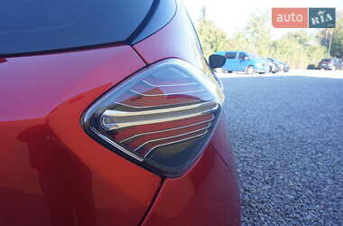 Хэтчбек Renault Zoe 2021 в 