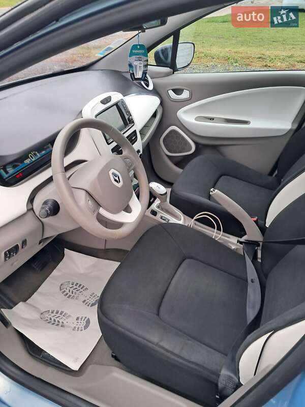 Хэтчбек Renault Zoe 2015 в Дубно