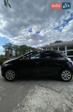 Хэтчбек Renault Zoe 2016 в 