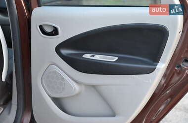 Хэтчбек Renault Zoe 2015 в 