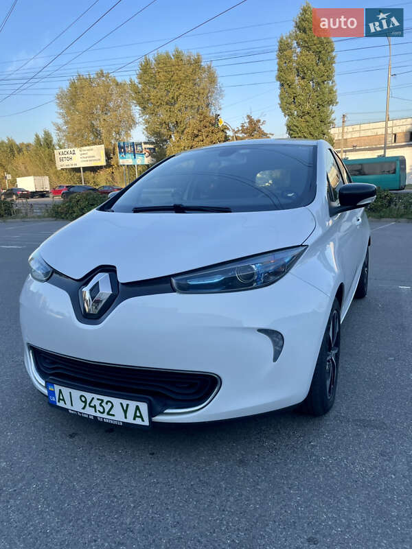 Хэтчбек Renault Zoe 2017 в 