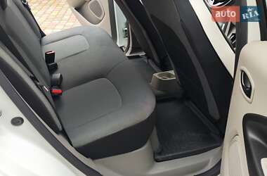 Хэтчбек Renault Zoe 2016 в 