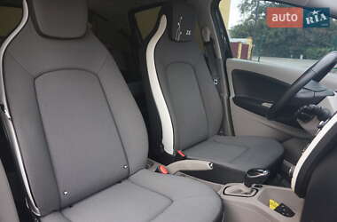 Хэтчбек Renault Zoe 2015 в 