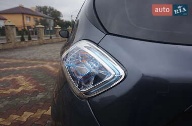 Хэтчбек Renault Zoe 2017 в 