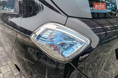 Хэтчбек Renault Zoe 2014 в 
