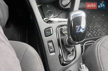 Хэтчбек Renault Zoe 2017 в 