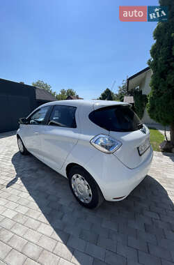 Хэтчбек Renault Zoe 2015 в 