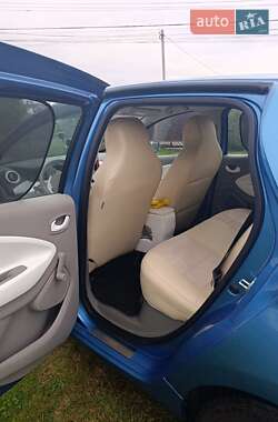 Хэтчбек Renault Zoe 2017 в 