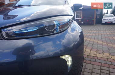 Хэтчбек Renault Zoe 2019 в 