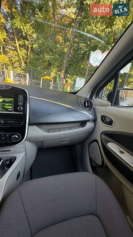 Хэтчбек Renault Zoe 2016 в Львове