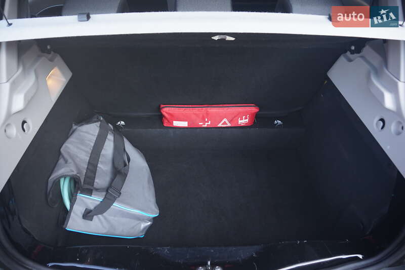 Хэтчбек Renault Zoe 2015 в Самборе