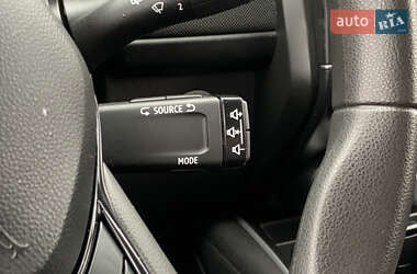 Хэтчбек Renault Zoe 2020 в 
