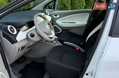 Хэтчбек Renault Zoe 2019 в 