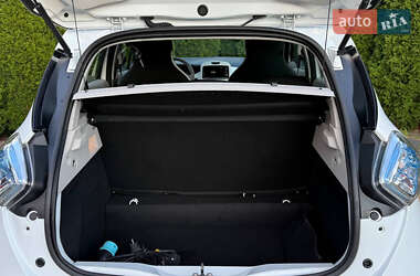 Хэтчбек Renault Zoe 2019 в 