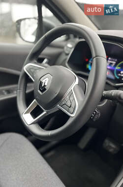 Хэтчбек Renault Zoe 2020 в 