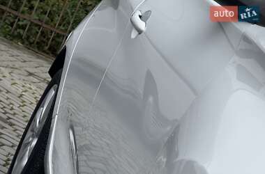 Хэтчбек Renault Zoe 2013 в 
