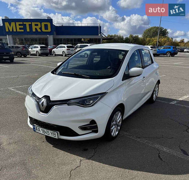 Хэтчбек Renault Zoe 2019 в 