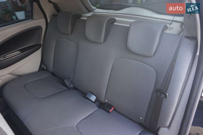 Хэтчбек Renault Zoe 2014 в Самборе