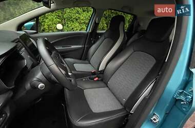 Хэтчбек Renault Zoe 2020 в 