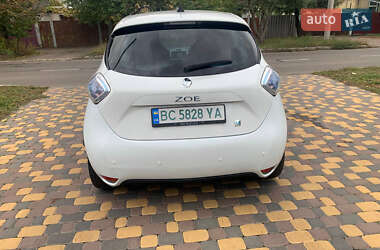 Хэтчбек Renault Zoe 2015 в 