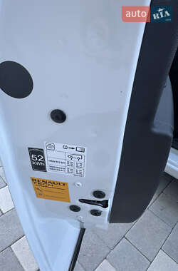 Хэтчбек Renault Zoe 2020 в 