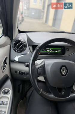 Хэтчбек Renault Zoe 2015 в 