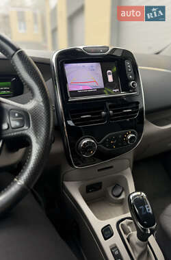 Хэтчбек Renault Zoe 2015 в 