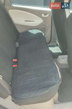 Хэтчбек Renault Zoe 2015 в 