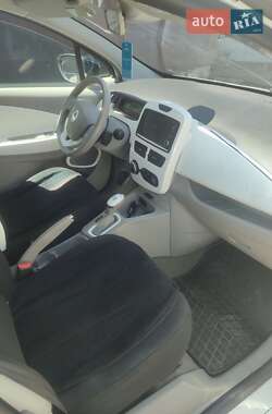 Хэтчбек Renault Zoe 2015 в 