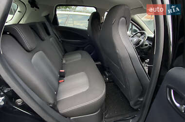 Хэтчбек Renault Zoe 2016 в 